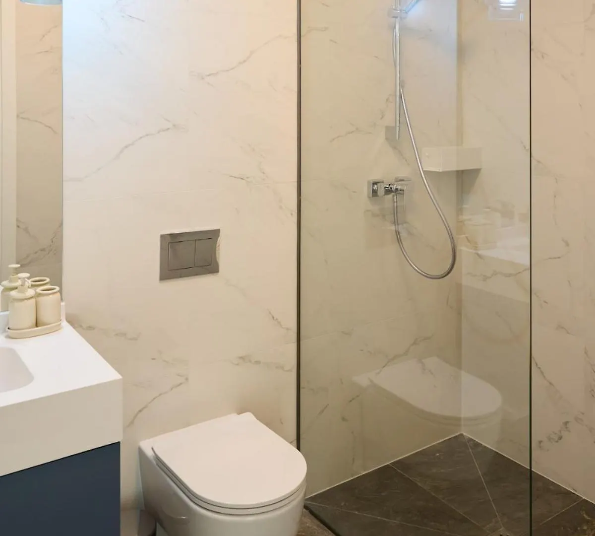 Blue I One Bedroom Apartment I One Cotroceni Park Bucarest